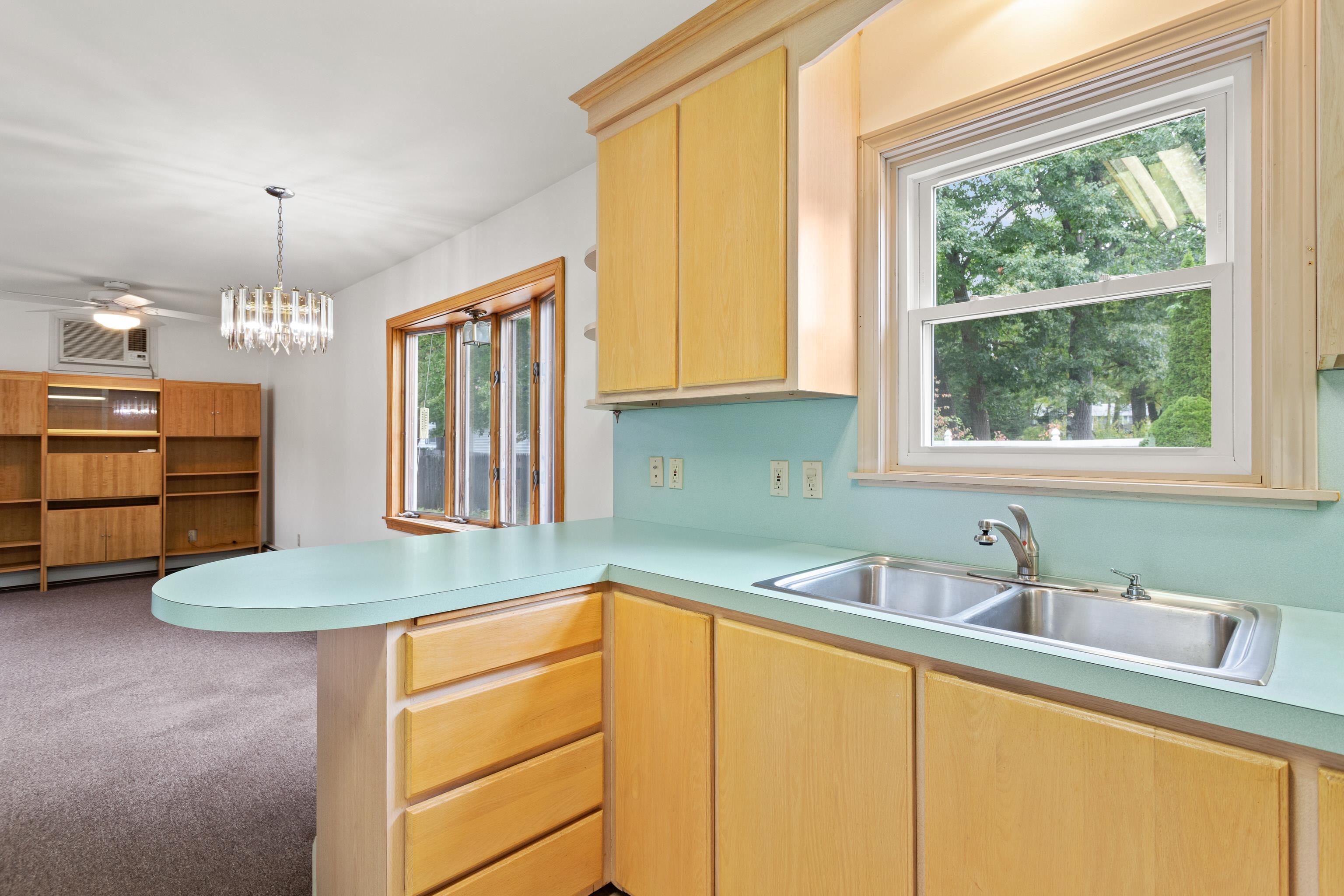 176 South Porter Street Manchester, NH 03103 - Photo 18 of 45