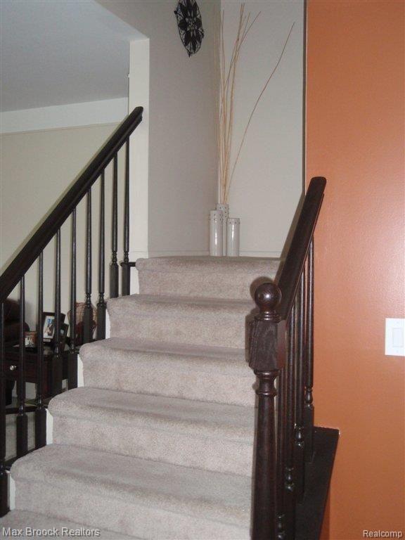 2134 West Wattles Road Troy, MI 48098 - Photo 5 of 20 Beautiful wide staricase
