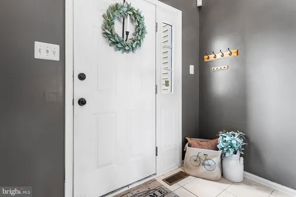 a view of entryway and hall