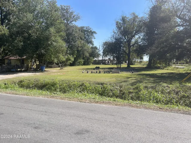 $20,000 | 449 St Peter Street, Jeanerette, LA 70544