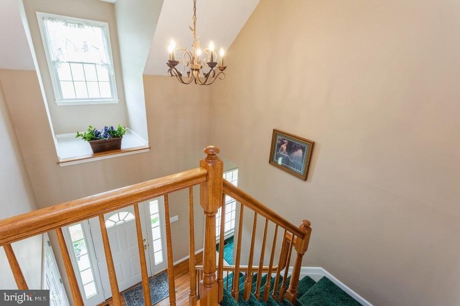 4547 Wentz Road Manchester, MD 21102 - Photo 18 of 44 Second Floor Foyer View