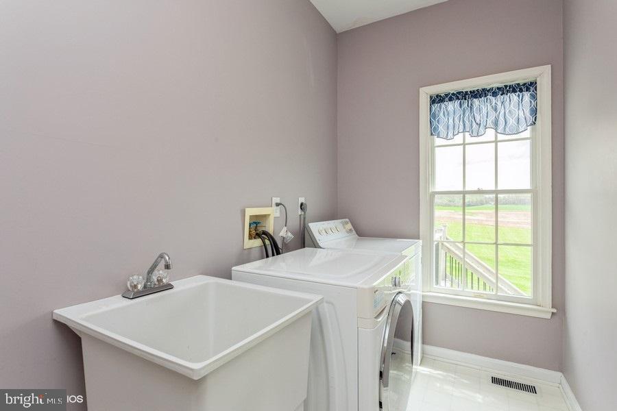 4547 Wentz Road Manchester, MD 21102 - Photo 31 of 44 Main Level Laundry
