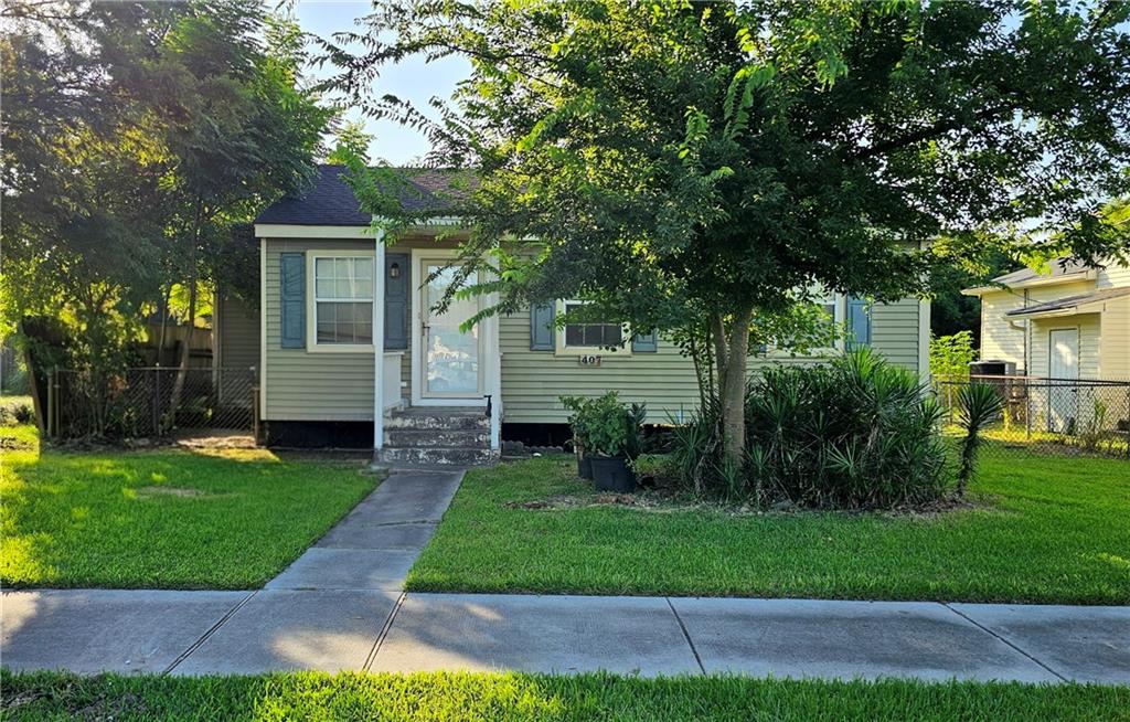 407 Center Street Arabi, LA 70032 - Photo 1 of 22