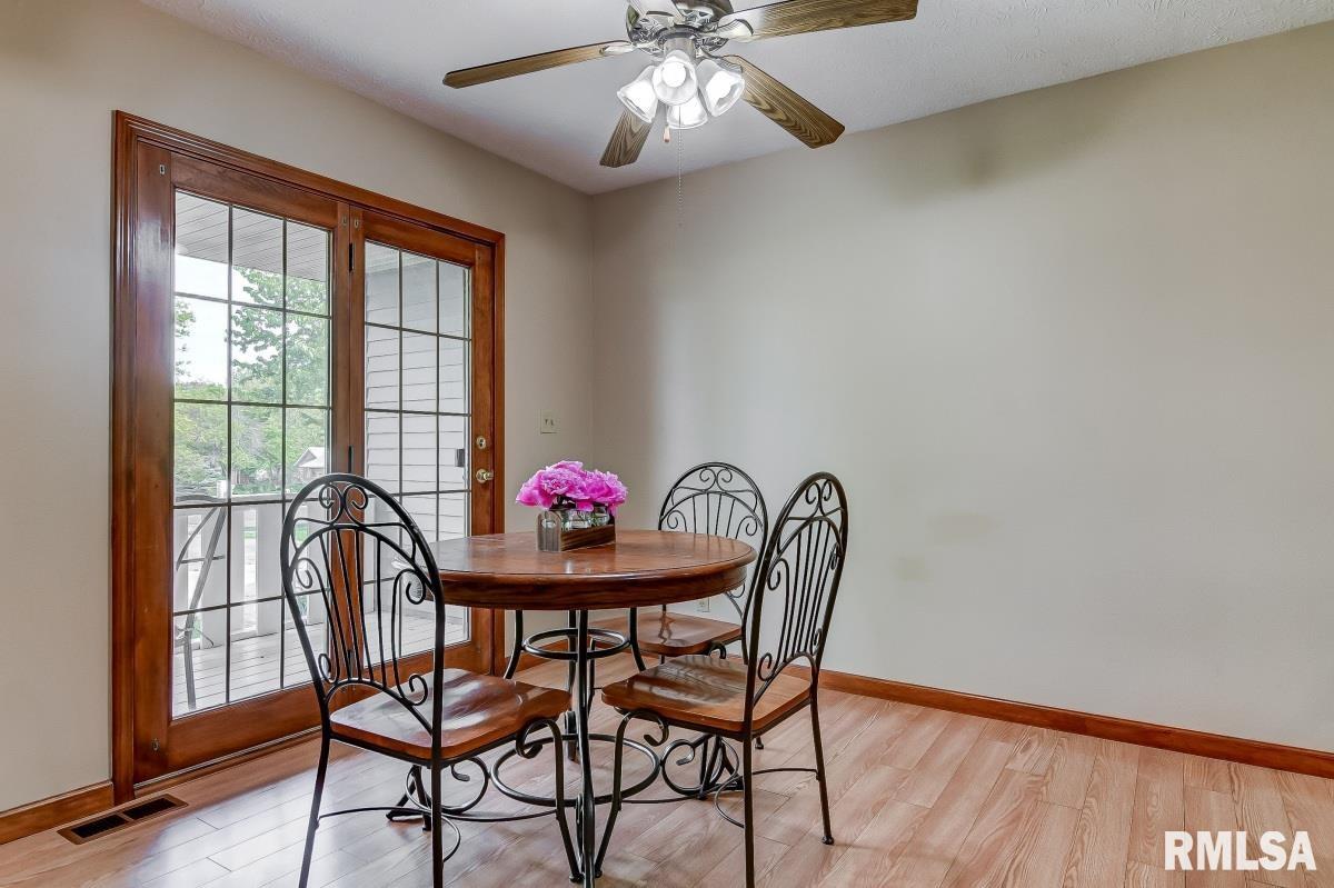 19413 Pinecrest Road Petersburg, IL 62675 - Photo 15 of 28 Gallery Image 15