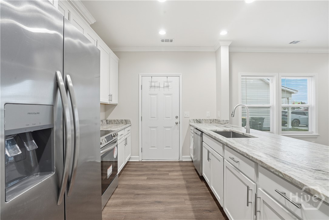 33 Travis Street Savannah, GA 31406 - Photo 11 of 25