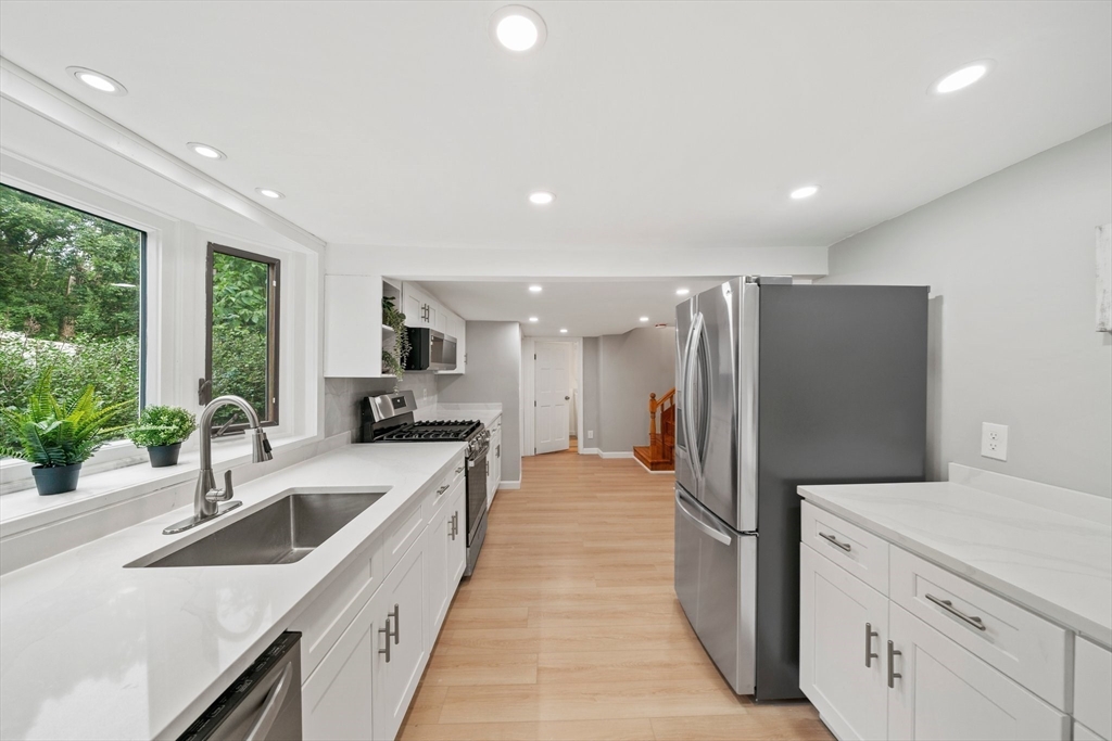 57 Mountain View Road Weymouth, MA 02189 - Photo 13 of 38 Gallery Image 13