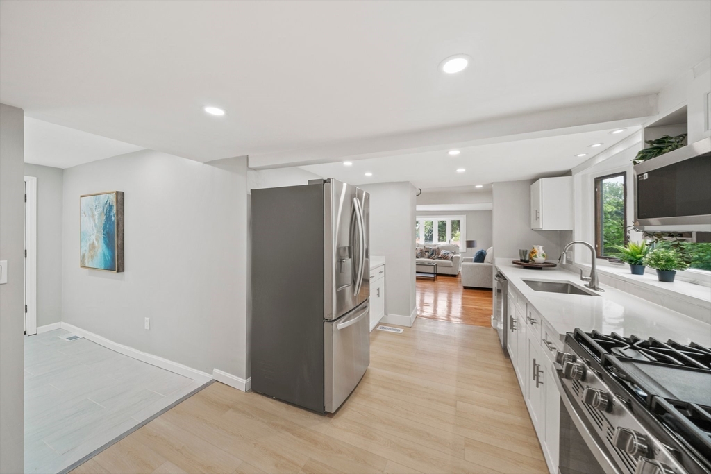 57 Mountain View Road Weymouth, MA 02189 - Photo 17 of 38 Gallery Image 17