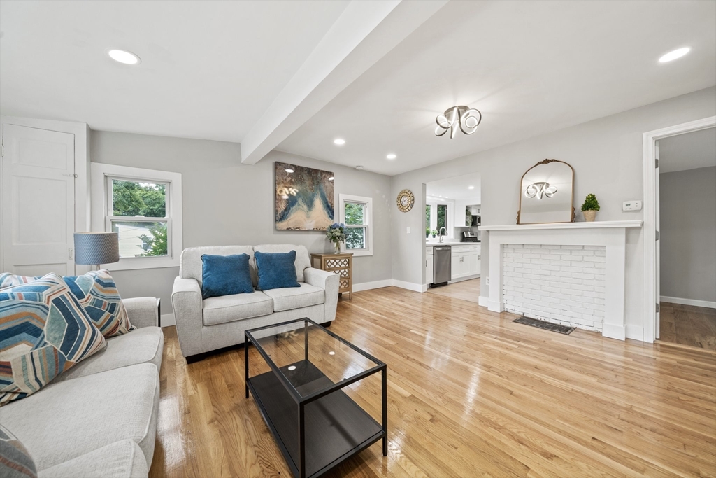 57 Mountain View Road Weymouth, MA 02189 - Photo 9 of 38 Gallery Image 9