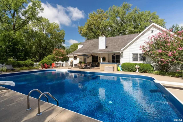 $549,900 | 7082 Highway 152, Du Quoin, IL 62832