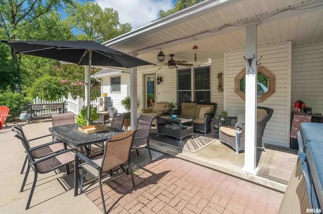 $549,900 | 7082 Highway 152, Du Quoin, IL 62832