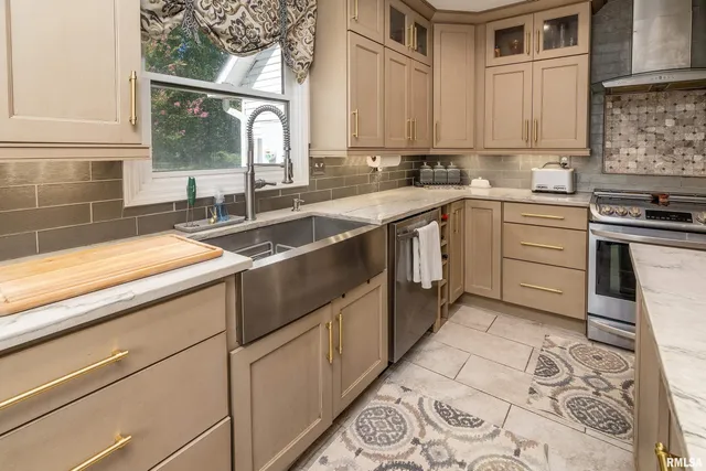 $549,900 | 7082 Highway 152, Du Quoin, IL 62832