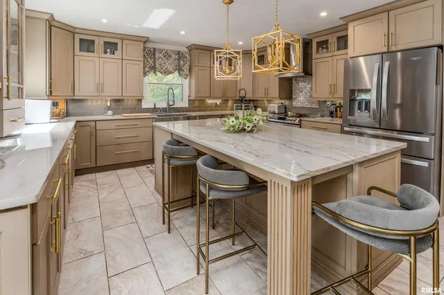 $549,900 | 7082 Highway 152, Du Quoin, IL 62832