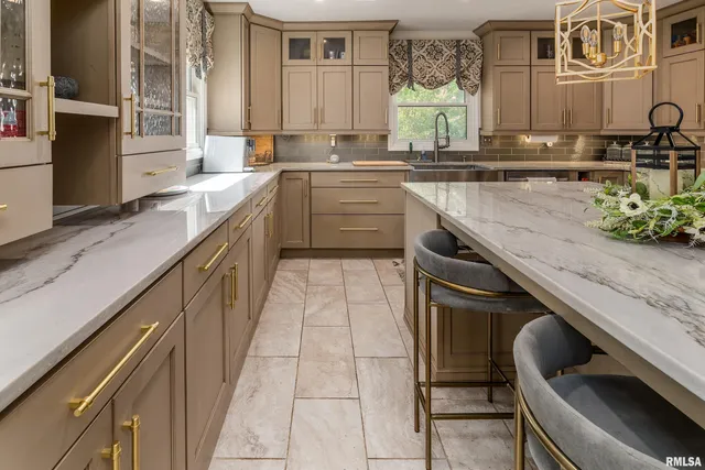 $549,900 | 7082 Highway 152, Du Quoin, IL 62832