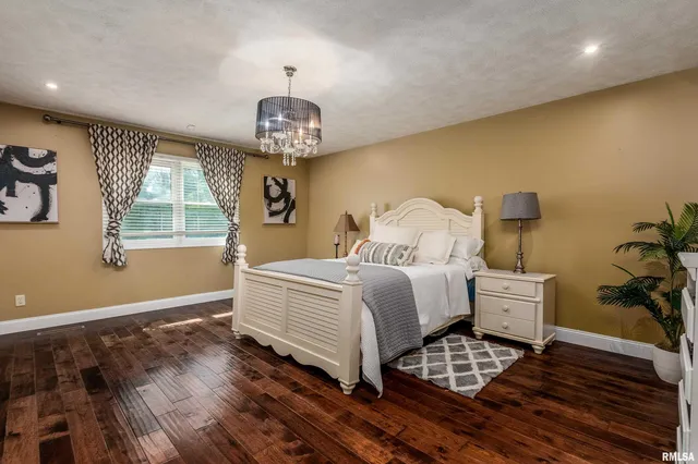 $549,900 | 7082 Highway 152, Du Quoin, IL 62832