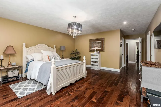 $549,900 | 7082 Highway 152, Du Quoin, IL 62832