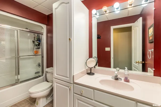 $549,900 | 7082 Highway 152, Du Quoin, IL 62832