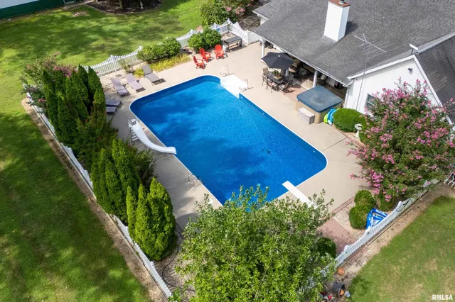 $549,900 | 7082 Highway 152, Du Quoin, IL 62832