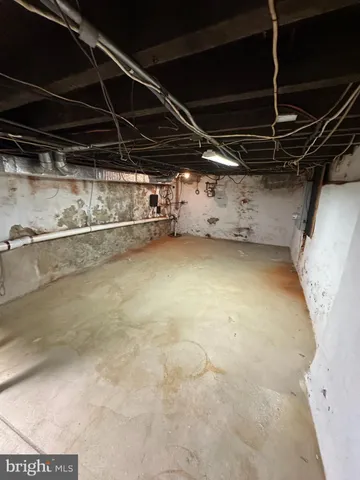 a view of a room with an empty space