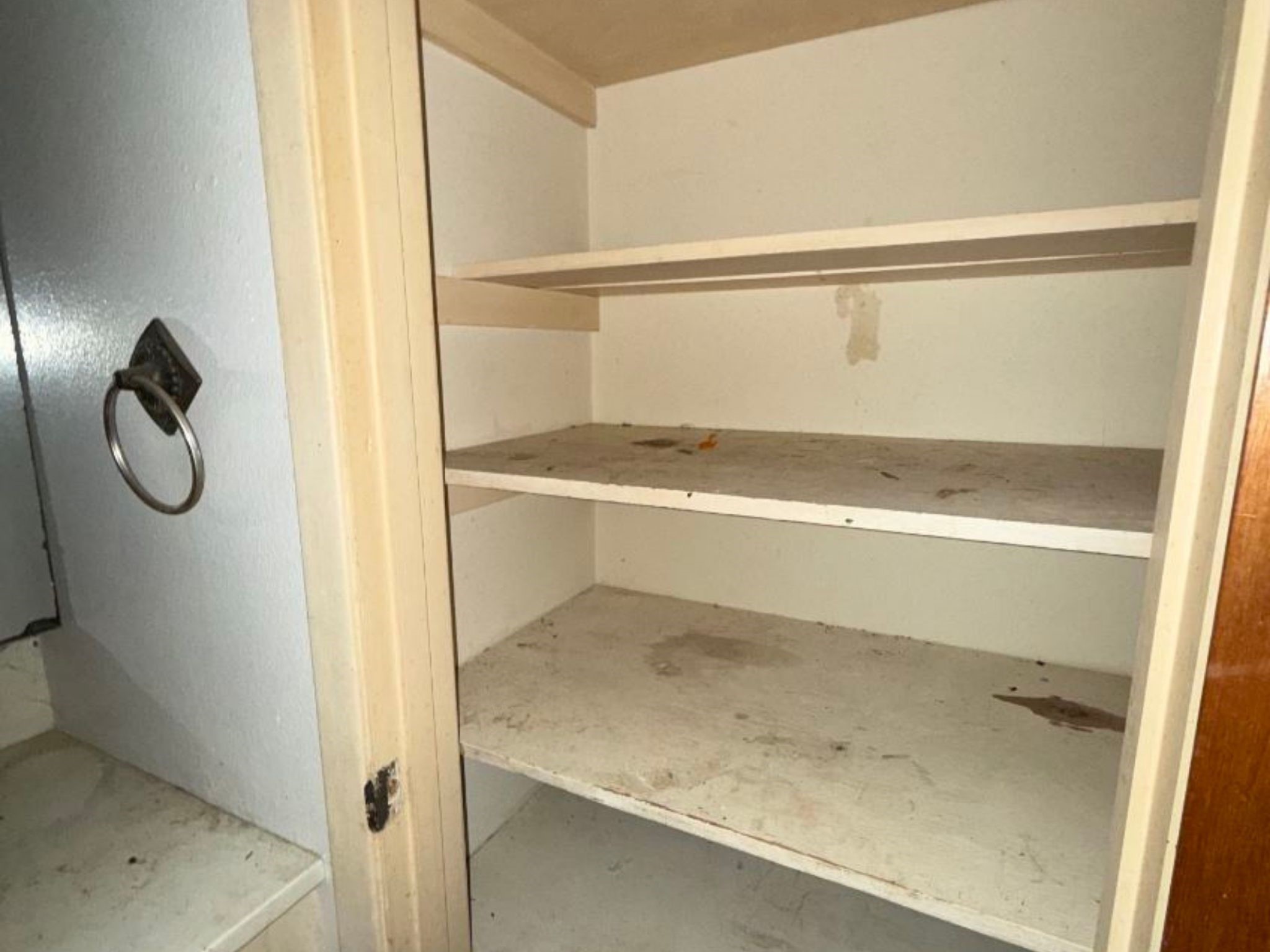 5006 Interlachen Street Baytown, TX 77521 - Photo 18 of 26 a bathroom with a bathtub