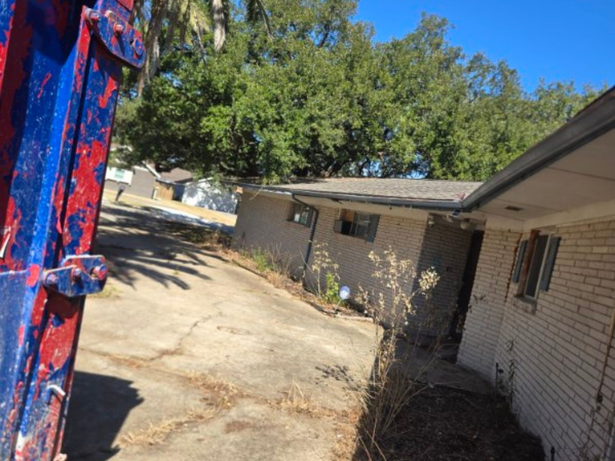 5006 Interlachen Street Baytown, TX 77521 - Photo 4 of 26 a view of a balcony with yard