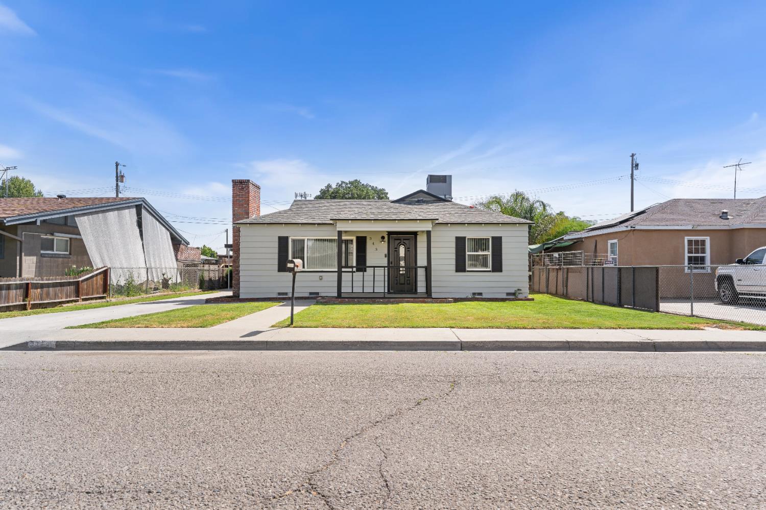 343 Walnut Street Lemoore, CA 93245 - Photo 2 of 38