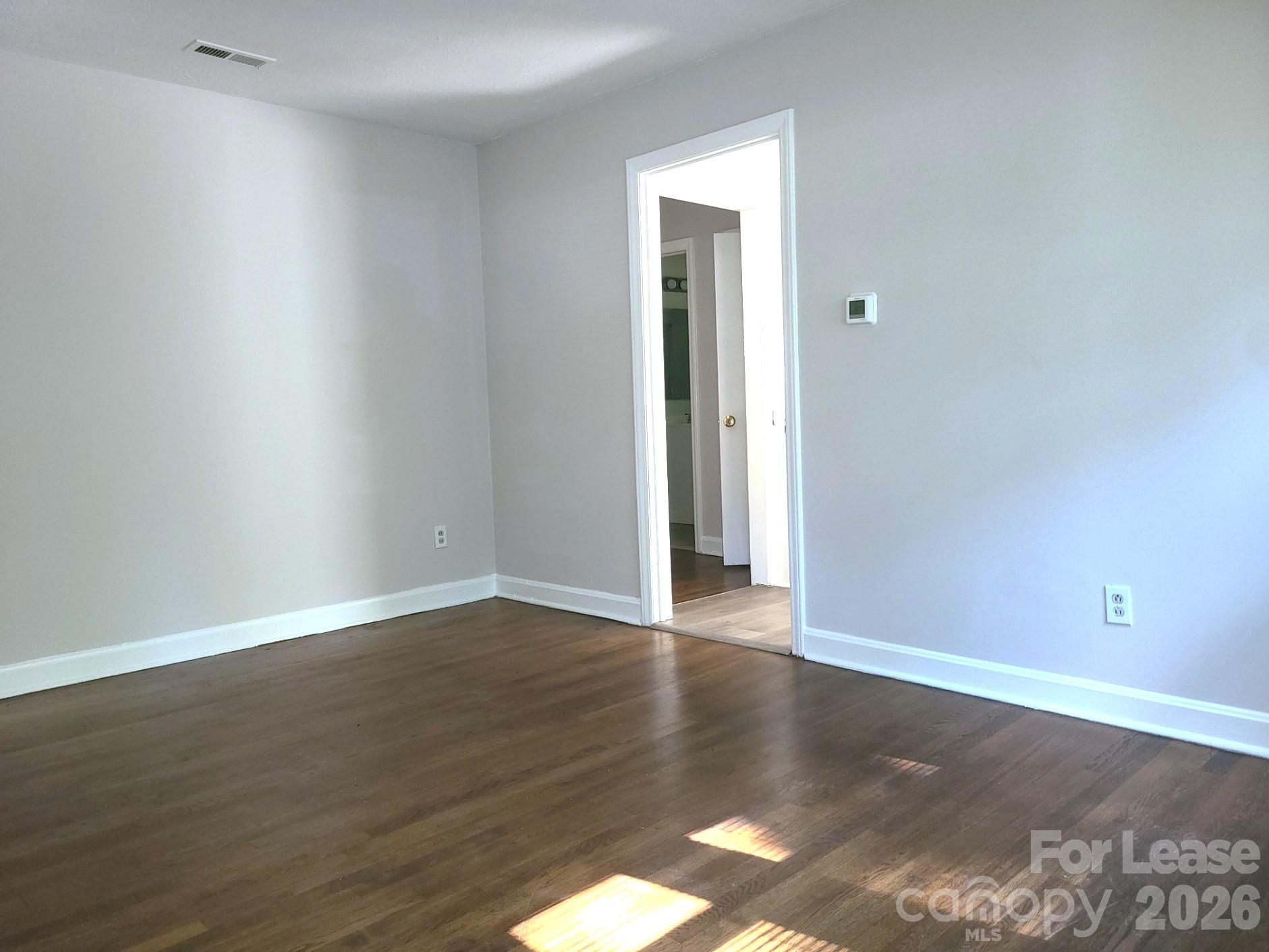 956 South Hoskins Road Charlotte, NC 28208 - Photo 4 of 10