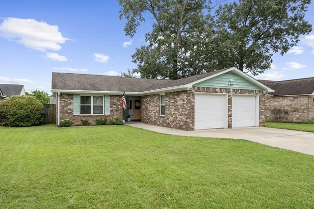 $299,900 | 110 Evergreen Magnolia Avenue, Goose Creek, SC 29445
