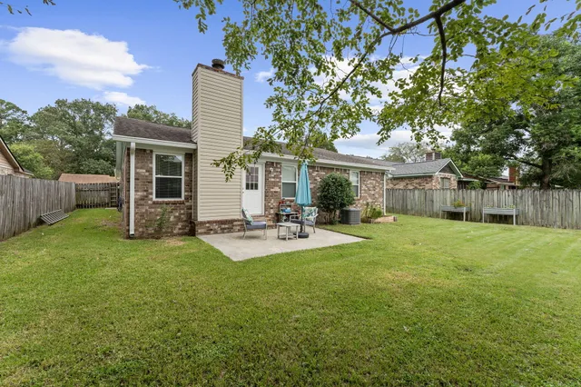 $299,900 | 110 Evergreen Magnolia Avenue, Goose Creek, SC 29445