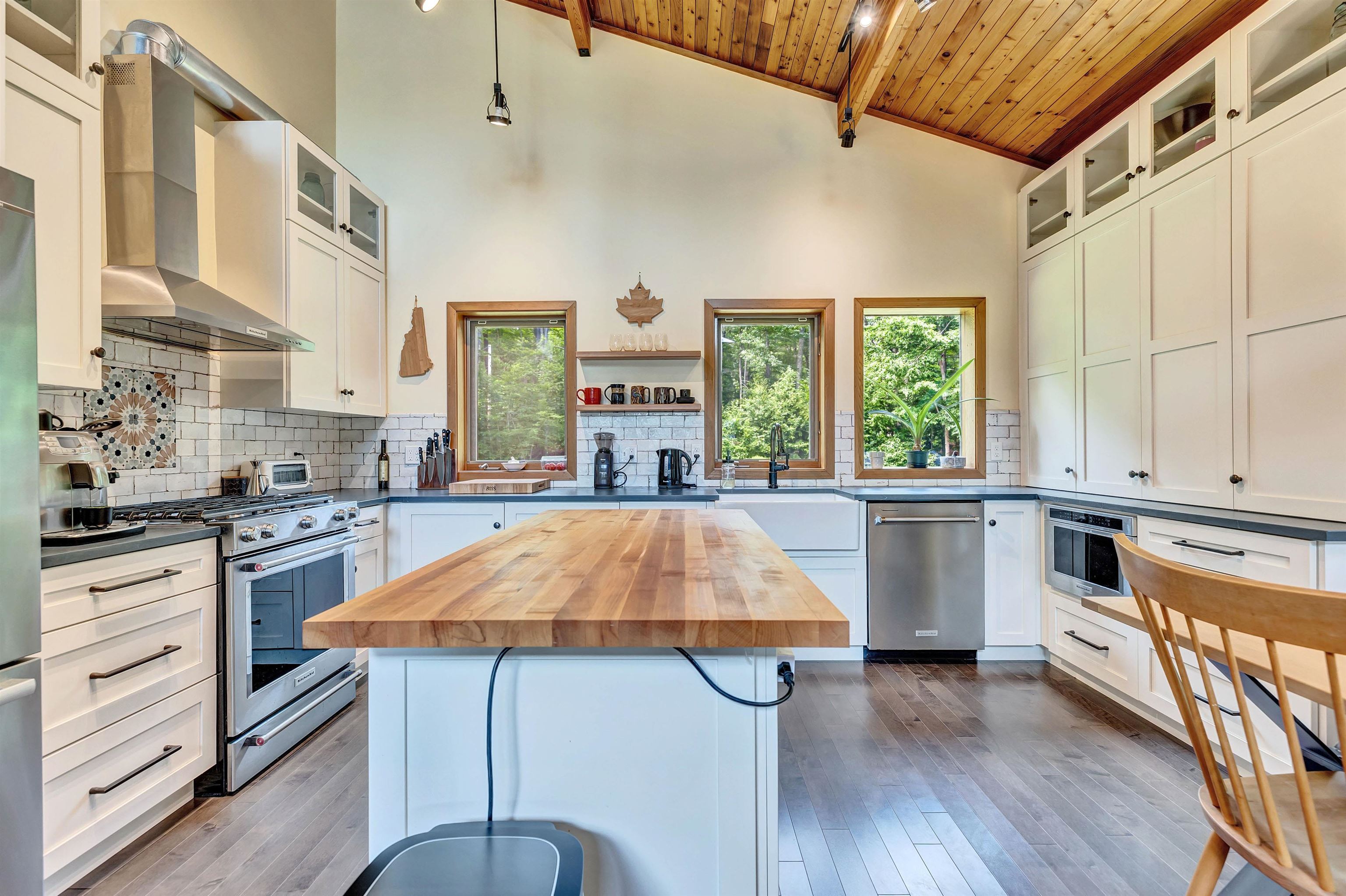 443 Mountain Road Jaffrey, NH 03452 - Photo 4 of 40