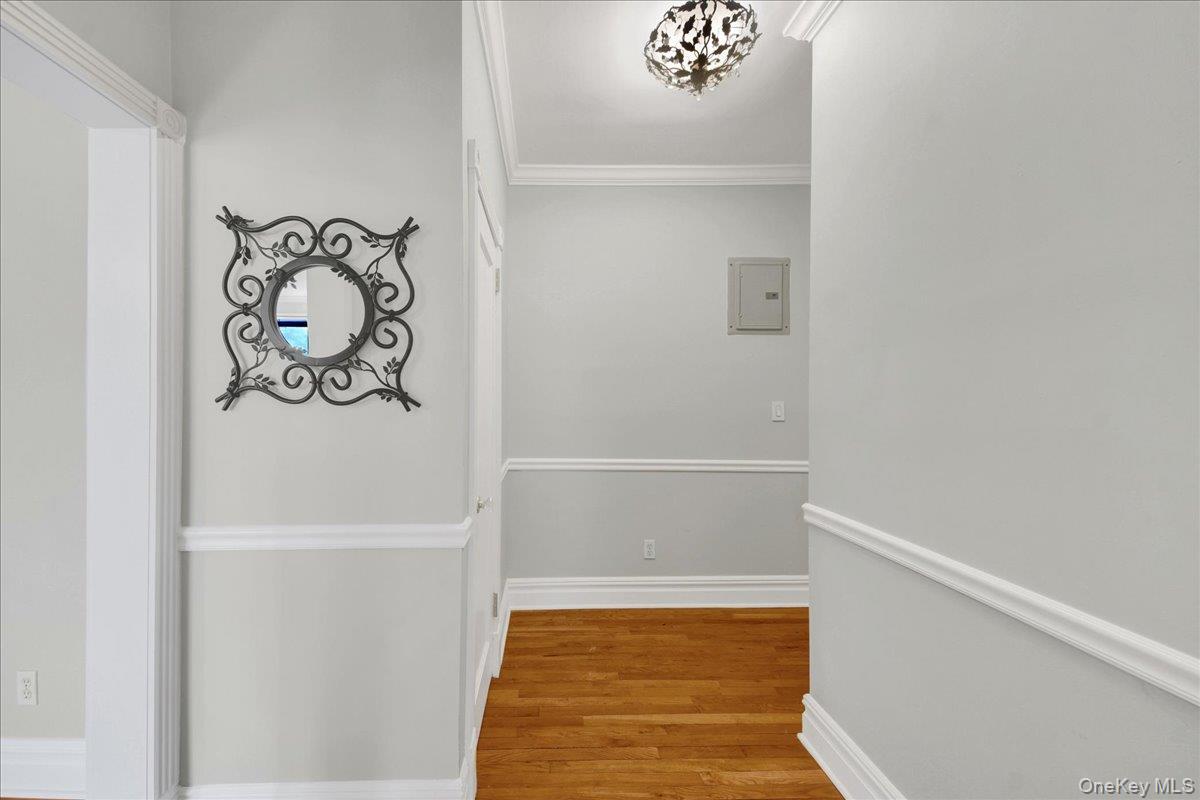 4784 Boston Post Road, Unit A 24 Pelham, NY 10803 - Photo 7 of 18 Foyer