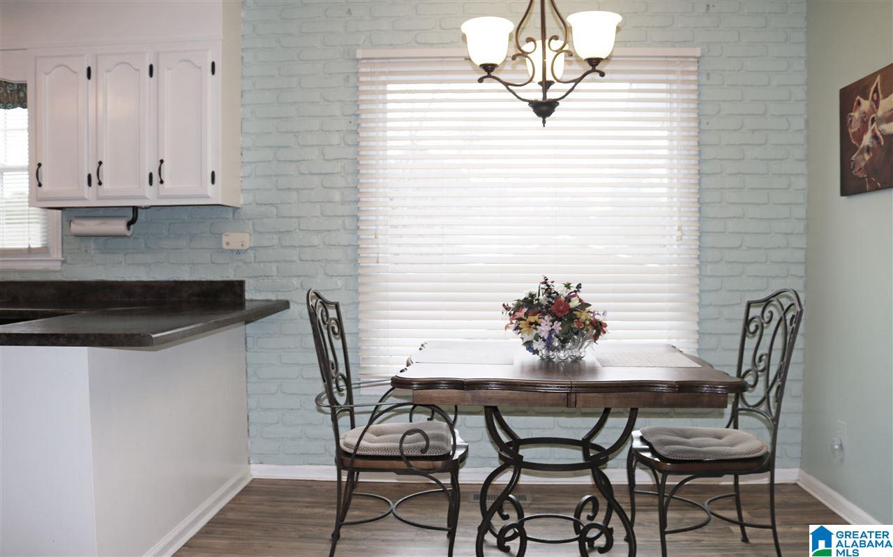 204 Carousel Corner Rainbow City, AL 35906 - Photo 3 of 23