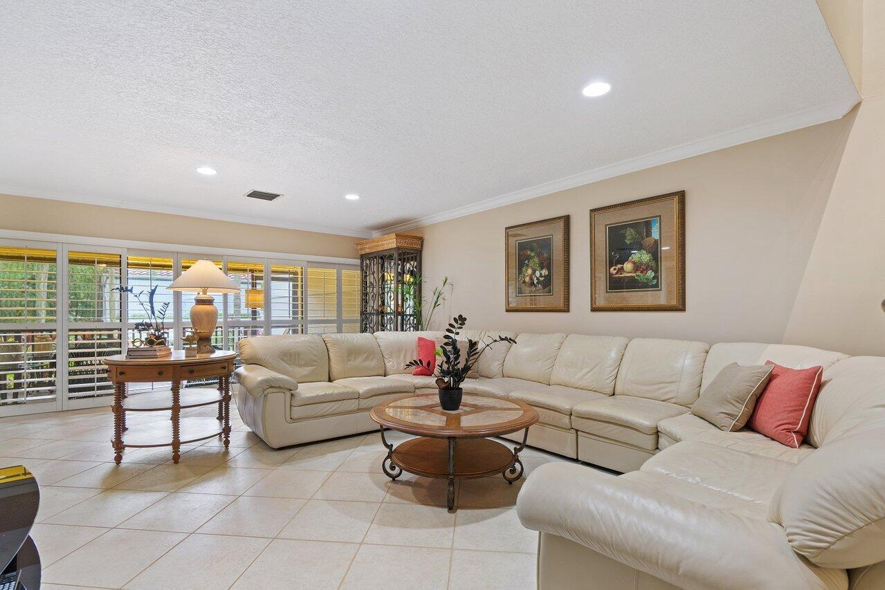 5580 North Ocean Boulevard, Unit 29F Ocean Ridge, FL 33435 - Photo 14 of 62 Living Room