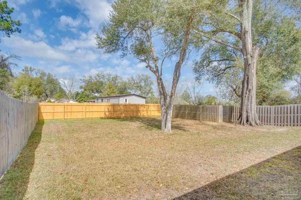 $2,050 | 7408 Oak Lake Boulevard, Pensacola, FL 32526
