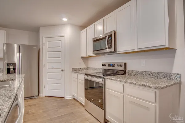 $2,050 | 7408 Oak Lake Boulevard, Pensacola, FL 32526