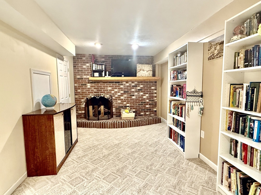 19 Fairview Road Framingham, MA 01702 - Photo 6 of 27