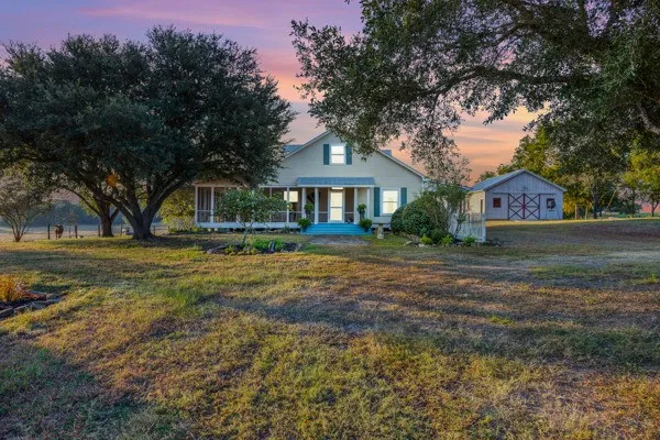 $795,000 | 6020 Valley View Lane, Brenham, TX 77833