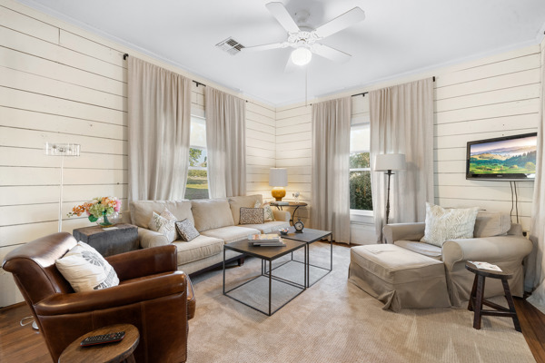 6020 Valley View Lane Brenham, TX 77833 - Photo 8 of 29 a living room with furniture and a large window