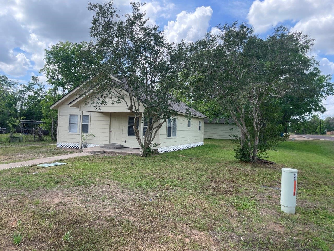 809 19th Street Hempstead, TX 77445 - Photo 3 of 22