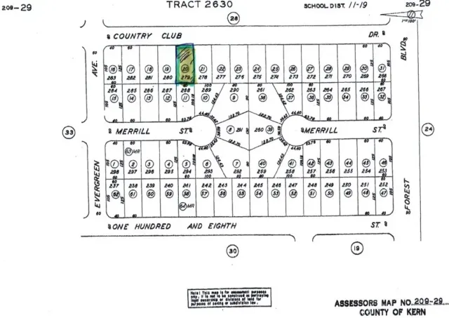 a black and white photo of a mirror