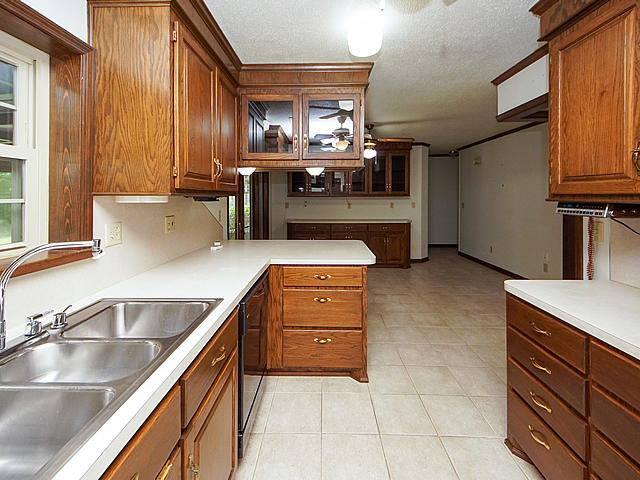 129 Foxborough Road Goose Creek, SC 29445 - Photo 14 of 39 14