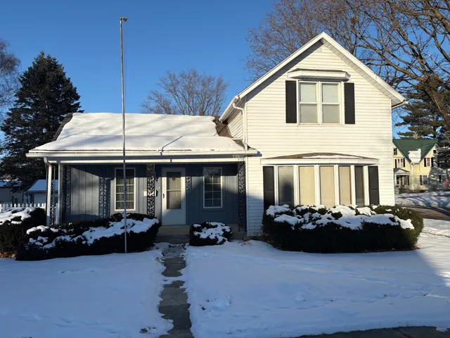 $259,900 | 125 Monroe Street, Fort Atkinson, WI 53538