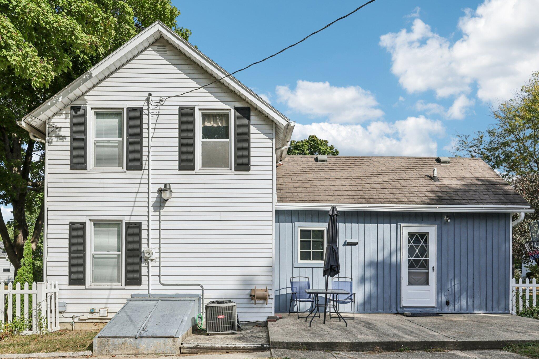 125 Monroe Street Fort Atkinson, WI 53538 - Photo 35 of 36 44-web-or-mls-Monroe St-S0210-044