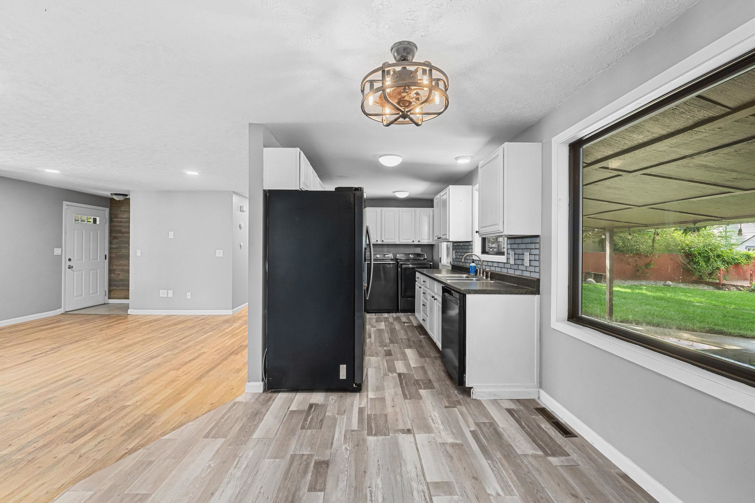 412 East Cozza Drive Spokane, WA 99208 - Photo 6 of 39