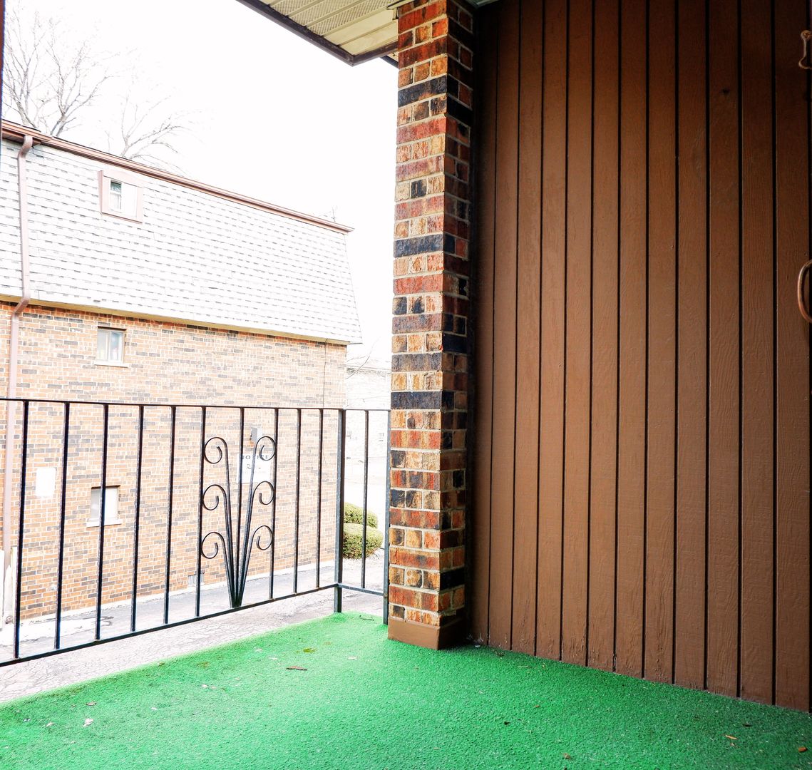 9832 Nottingham Avenue, Unit 10 Chicago Ridge, IL 60415 - Photo 13 of 14 Gallery Image 13