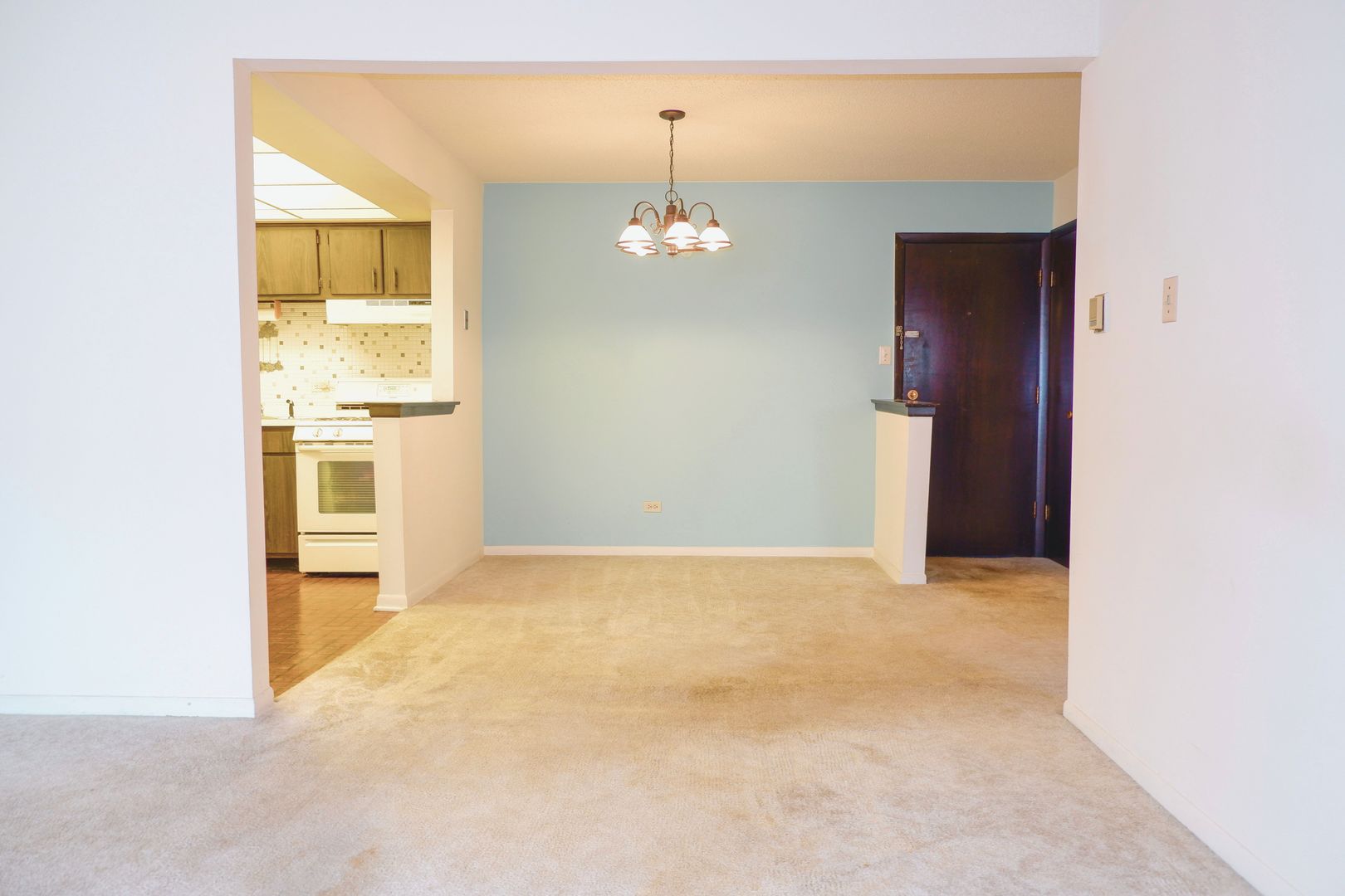 9832 Nottingham Avenue, Unit 10 Chicago Ridge, IL 60415 - Photo 7 of 14 Gallery Image 7