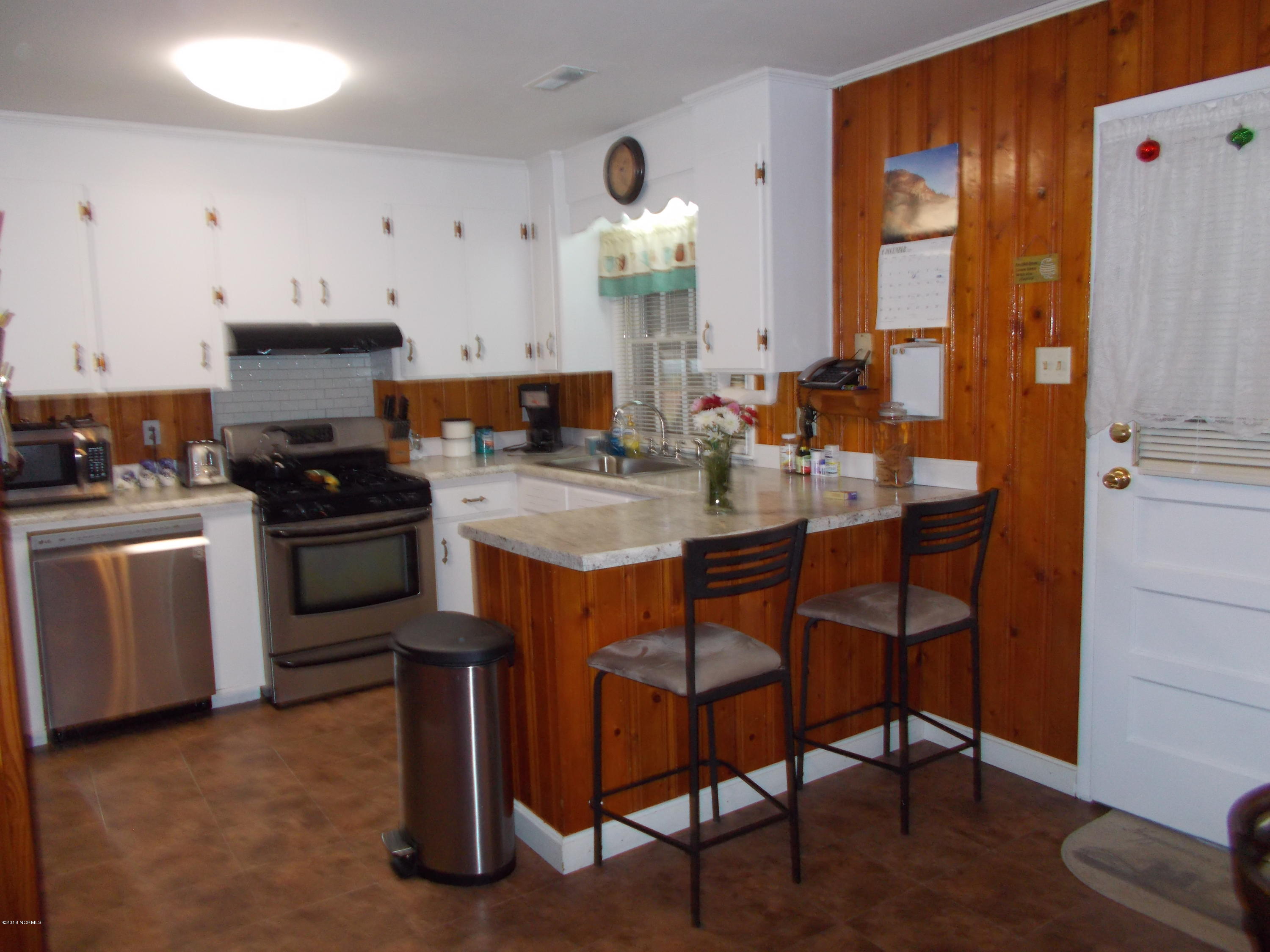 2064 Banks School Road Kinston, NC 28504 - Photo 3 of 13 017