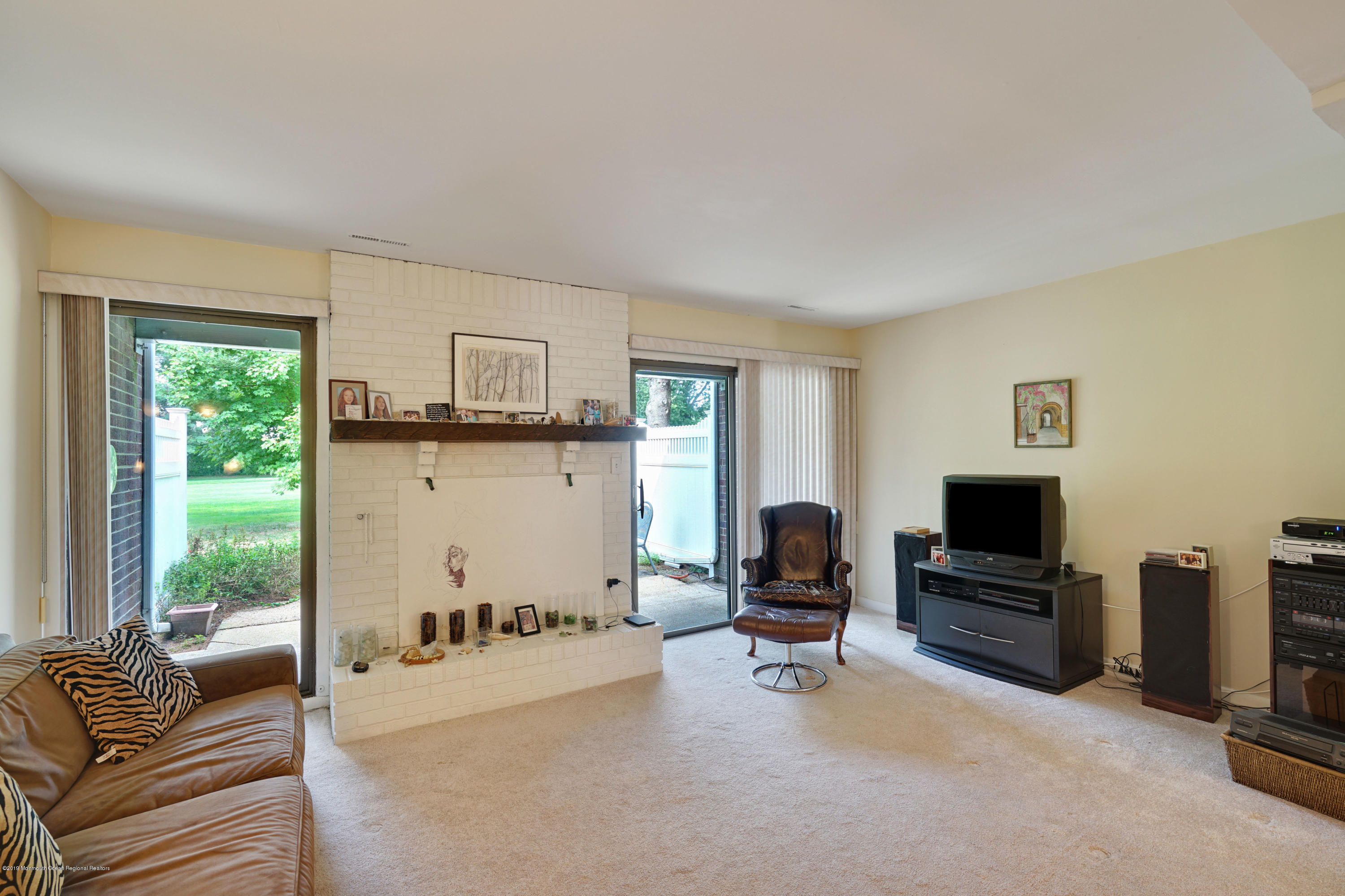 39 Locust Way Spring Lake Heights, NJ 07762 - Photo 3 of 13 018_dsc05555-dsc05559