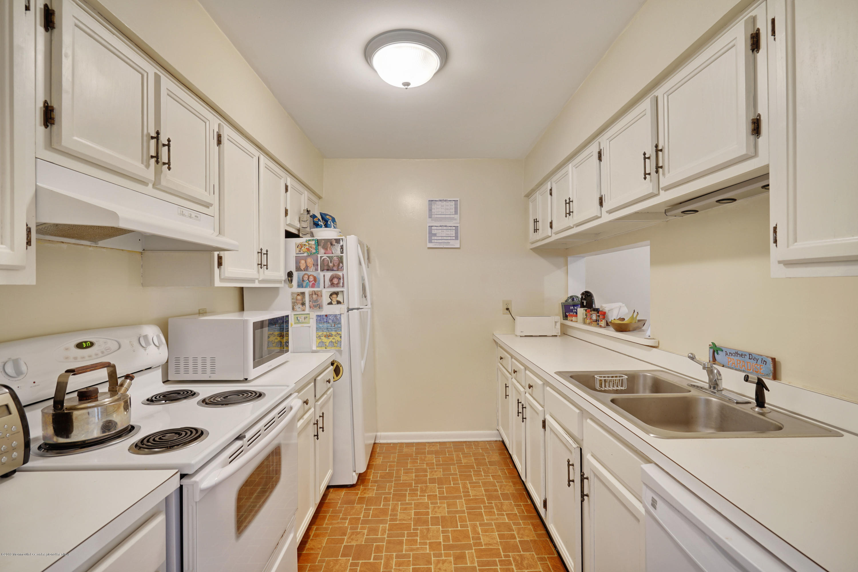 39 Locust Way Spring Lake Heights, NJ 07762 - Photo 4 of 13 021_dsc05575-dsc05579
