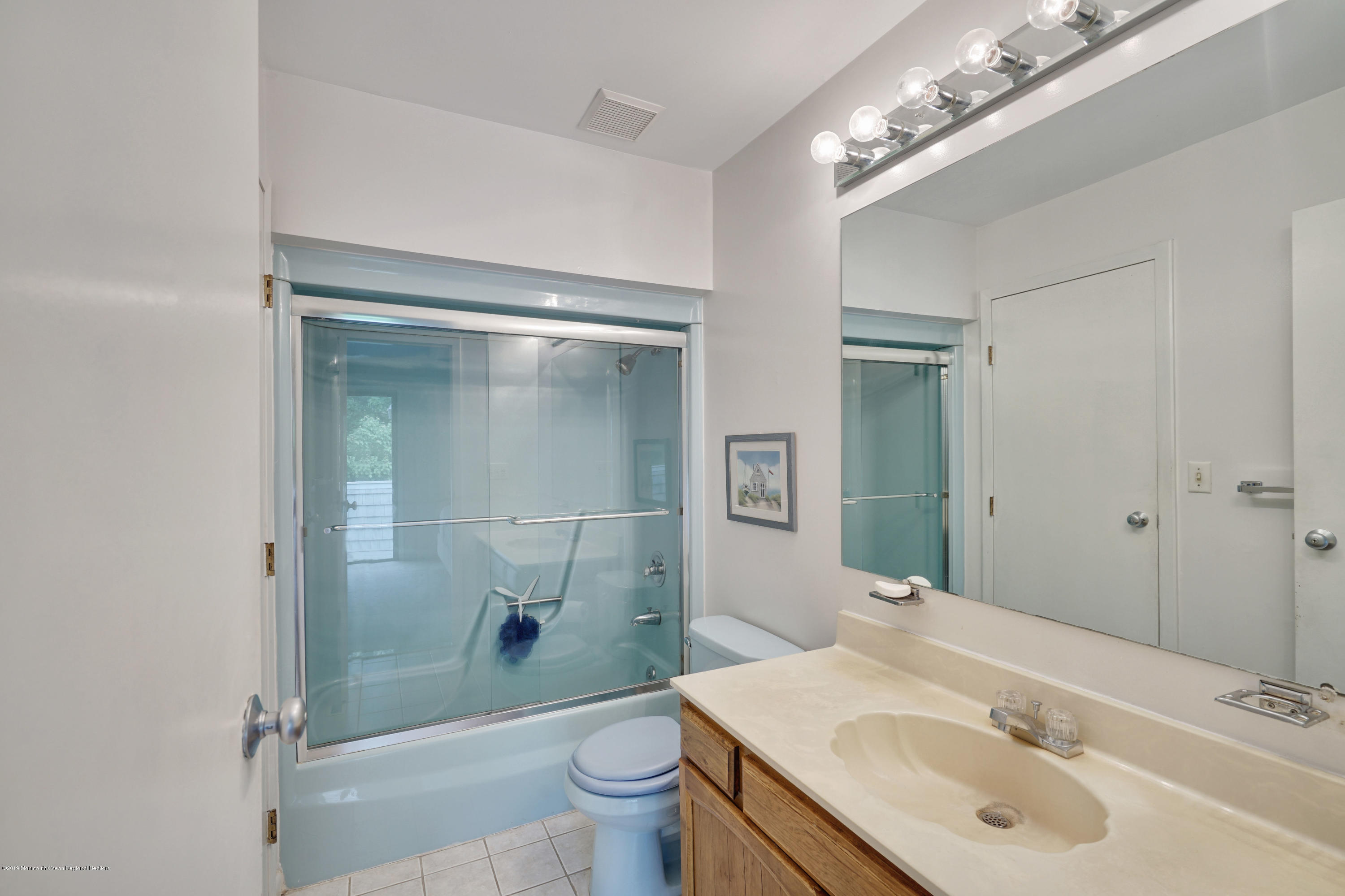 39 Locust Way Spring Lake Heights, NJ 07762 - Photo 8 of 13 033_dsc05660-dsc05664