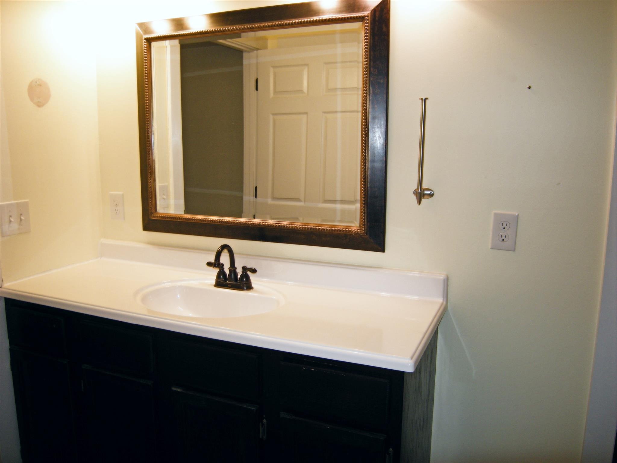 2798 Eugene Reed Road Woodbury, TN 37190 - Photo 13 of 25 Master bedroom bath.